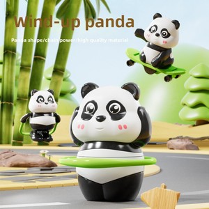 Ornamen Gaya Cina Panda Menari Berbentuk Bulat Plastik, Boneka Skateboard Tarik Mundur, Liontin Mainan Anak-anak