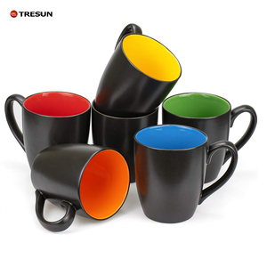 แก้วกาแฟเซรามิกสไตล์ยุโรปขนาดใหญ่ 2 สี ภายนอกสีดำ ภายในสีพื้น  รับสั่งทำตามแบบ - Product Image 1
