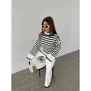 Conjunto de suéter de punto con cuello de pescador blanco talla S para mujer - Product Image 1