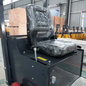 Le petit rouleau compresseur standard EPA a une forte force de vibration et l'opération de changement de vitesse en continu est simple, applicable aux sols durs - Product Image 4