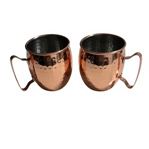 Juego de 2 tazas de cobre hechas a mano, estilo vintage, de metal sólido con asas, para fiestas, juego de regalo único de tazas Moscow Mule en venta - Product Image 1