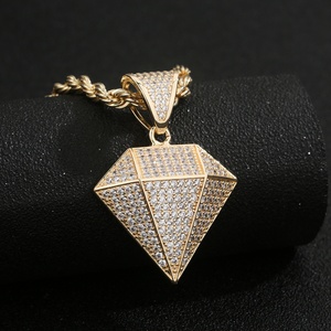 Colgante de latón chapado en oro de 14 quilates <span class=keywords><strong>con</strong></span> circonitas, estilo hip hop, <span class=keywords><strong>con</strong></span> diseño de diamante grande <span class=keywords><strong>laminado</strong></span> y engastado, accesorios de joyería al por mayor - Product Image 4