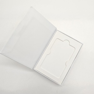 תיבת אריזה מותאמת אישית לבן מינימליסטית עם מוסיף דיוק לאחסון אלקטרוניקה וכרטיס - Product Image 3