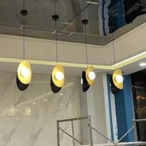 Lámpara LED <span class=keywords><strong>de</strong></span> lujo para restaurante, iluminación creativa <span class=keywords><strong>de</strong></span> diseño postmoderno nórdico, simple, bar, hotel, lámpara <span class=keywords><strong>de</strong></span> mesita <span class=keywords><strong>de</strong></span> noche - Product Image 3