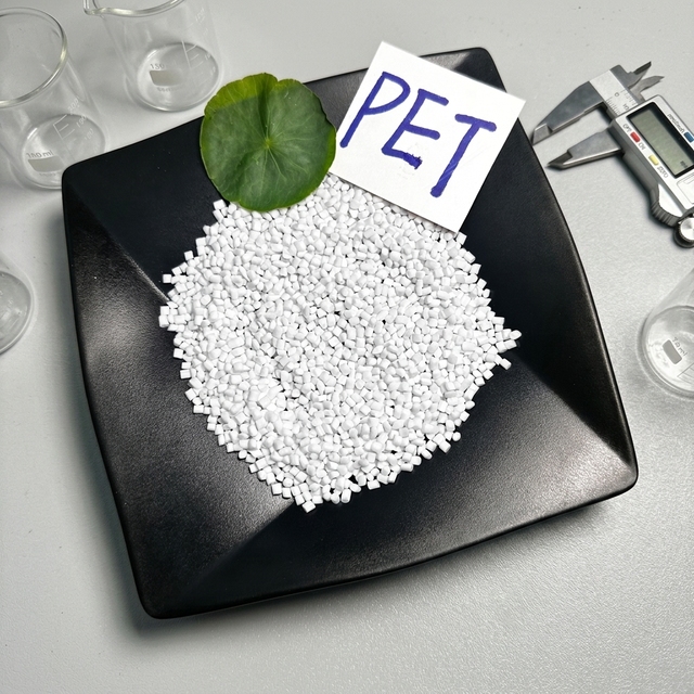PET CZ302 Raw Food Grade PET Pellets Engineering Bottle High Quality Modified PET Plastic Bottle Pellet