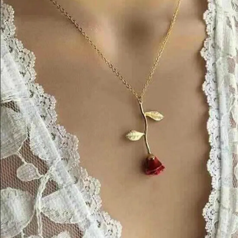 New Romantic Flower Necklace Alloy Simulation Rose Flower Pendant Necklace Women Valentine's Day jewelry