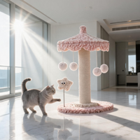 En gros, Griffoir pour chat de luxe classique en forme de carrousel, rose macaron, structure d'escalade pour animaux de compagnie avec balles suspendues et jouet étoile à ressort, 58 cm