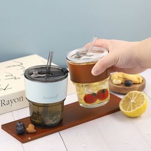 Gobelet en verre écologique avec logo personnalisable pour les mariages, cadeau pratique et créatif pour les invités - Product Image 2