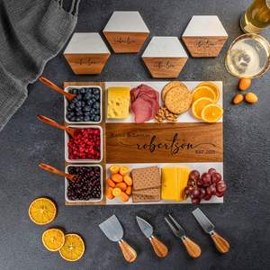 Plateau à charcuterie en marbre et bois gravé au laser personnalisé GhP, plateau <span class=keywords><strong>de</strong></span> service à fromage avec ensemble <span class=keywords><strong>de</strong></span> couteaux pour cadeaux <span class=keywords><strong>de</strong></span> fête prénuptiale - Product Image 4