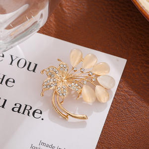 Broches de Moda 2026 de Aleación Chapados en Oro con Pedrería, Diseño de Flor y Ojo de Gato para Mujer, Accesorios de Ropa para Boda y Solapa - Product Image 2