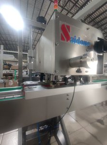 Automatische Verschließmaschine für Getränkeflaschen im Gewerbe Präzise Steuerung Hohe Verschlussrate Kostengünstig Einfach zu Installieren für Geschäfte - Product Image 2