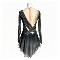 Robe de performance en mousseline irrégulière, dégradé noir-gris, asymétrique à une épaule, froncée, avec strass et dos en V profond, pour patinage artistique
