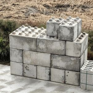 Muro de Contención de Acero de Alta Precisión Personalizado Moderno para Molde de Bloques de Hormigón, Vida Útil del Molde de 5 Años, Color Personalizado para Orilla de Río - Product Image 4