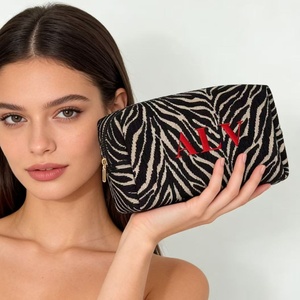 Borsa Cosmetica Personalizzata con Stampa Leopardata e Zebrata, in Tela con Cerniera, Organizer da Viaggio Portatile per Trucchi - Product Image 5