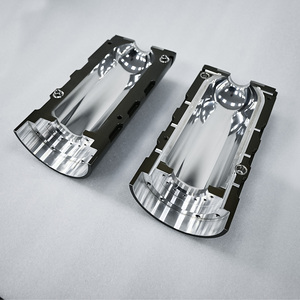 قالب زجاجة ألومنيوم سعة 1020 مل للاستخدام في آلة دوارة، يستخدم في خط نفخ الزجاجات المعقم عالي السرعة BJY BJY-C، يدوم لـ 10 مليون دورة - Product Image 3