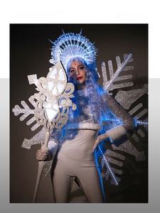 Costume Originale da Dea della Neve Natalizia con Scettro Luminoso per Danza del Ventre, Abito da Spettacolo per Donna per Capodanno - Product Image 4