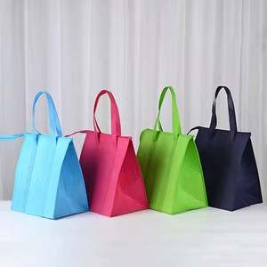 Bolsas Térmicas Personalizadas Portátiles Rojas de Tela No Tejida para Alimentos, Reutilizables, con Aislamiento Térmico, para Mantener la Comida Caliente o Fría - Product Image 4