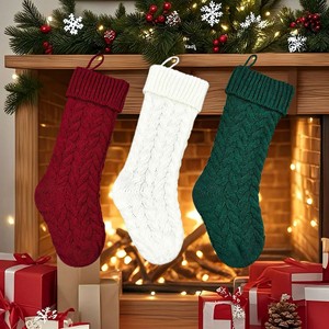 Mini chaussettes de Noël personnalisées, écologiques et faites à la main, en tricot torsadé de 5 pouces, ornements de sapin, sacs cadeaux pour bonbons, décoration de maison pour les fêtes - Product Image 1