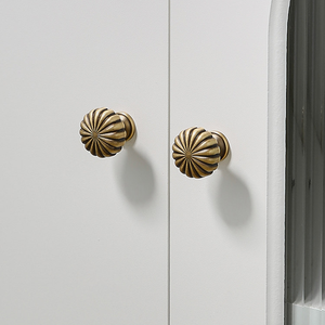 Poignées de tiroir et de placard en laiton vintage à motif floral en relief pour armoire, appartement, cuisine, <span class=keywords><strong>chambre</strong></span> et <span class=keywords><strong>commode</strong></span> - Product Image 6