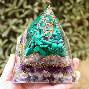 พีระมิดเรซิ่นคริสตัลพร้อมหินหลายชั้นและลวดลายแกะสลักภายในรูปทรงเมตาตรอนคิวบ์ สำหรับตกแต่งบ้าน - Product Image 2