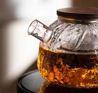 Théière en verre martelé à couvercle en bois de noyer grande capacité, verre borosilicate résistant aux hautes températures avec infuseur en acier inoxydable