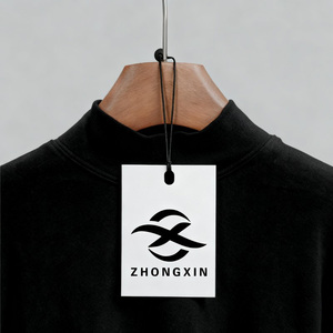 Étiquettes suspendues personnalisées de luxe pour marque de vêtements, logo estampé à chaud, étiquettes en papier mat avec cordon en coton, production rapide - Product Image 3