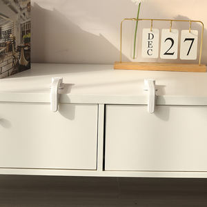 Bianco a prova di bambino di sicurezza per il frigorifero chiusura a strisce di tenuta durevole facile da usare Freezer serratura per armadi bambini - Product Image 2