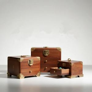 Nhà máy tùy chỉnh <span class=keywords><strong>CNC</strong></span> gia công dịch vụ hộp đồ trang sức lưu trữ đồ trang sức hộp Redwood Brass hộp đồ trang sức óc chó gỗ nguyên mẫu - Product Image 1