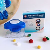 Yeni stil özel Logo plastik ilaç Mini taşınabilir yuvarlak hap Tablet Splitter kırıcı kişisel bakım için hap saklama kutusu ile