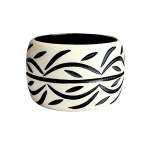 Meilleur bracelet en résine sculptée à motif floral vintage, design unique et élégant, vert, unisexe, classique, mignon, pour femme, anniversaire - Product Image 5