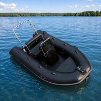 Bateau pneumatique en fibre de verre CE Small RIB 10,8 pieds avec coque à double V profond, moteur 15 CV, capacité de 5 personnes pour la navigation à la dérive