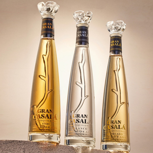Botella <span class=keywords><strong>de</strong></span> <span class=keywords><strong>Tequila</strong></span> <span class=keywords><strong>de</strong></span> Vidrio Transparente Premium con Tapón <span class=keywords><strong>de</strong></span> Cristal y Diseño <span class=keywords><strong>de</strong></span> <span class=keywords><strong>Agave</strong></span> en Relieve para Envasado <span class=keywords><strong>de</strong></span> Licores - Product Image 1