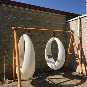 Sedia a Dondolo Illuminata <span class=keywords><strong>per</strong></span> Bambini con Cambio Colore RGB, Sedile Luminoso a LED in Plastica <span class=keywords><strong>per</strong></span> Esterni, Casa e Giardino - Product Image 1