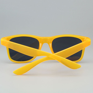 2025 Vintage amarillo gafas de sol lente noctilucente logotipo personalizado diseño clásico de moda negro rojo plástico verde púrpura azul PC - Product Image 6