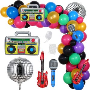 Achetez des décorations murales sur le thème des années 80 et 90, ballons de fête disco, radio, guitare, microphone, pour l'arrangement d'événements et les anniversaires. - Product Image 1