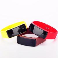 Montre-bracelet numérique LED sportive tendance pour hommes et enfants, vente en gros, prix usine NYY