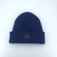 Aangepaste Hoge Kwaliteit Unisex Acryl Wafel Schedel Beanie Cap Met Rubber Patch, Pvc Rubber Patch Mutsen