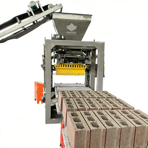 Macchinario per la Produzione di Mattoni QT4-26, Macchina Semi-Automatica per Blocchi, Ideale per Piccole Imprese - Product Image 1