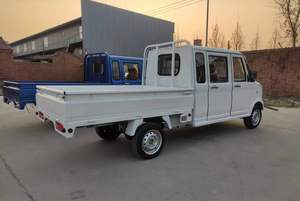 Camioneta Mini Eléctrica Ecológica de Doble Cabina y Cuatro Puertas, Estilo Familiar, Carga Eléctrica, Frenos de Disco en las Cuatro Ruedas, Alcance <100 km, 50kW - Product Image 4