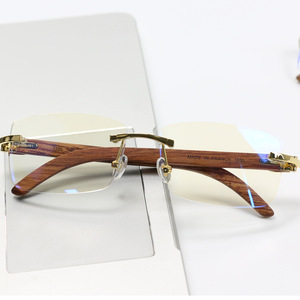 Nouvelles Montures Optiques <span class=keywords><strong>en</strong></span> Titane et <span class=keywords><strong>Bois</strong></span> pour Hommes, Lunettes d'Affaires Sans Monture, Branches <span class=keywords><strong>en</strong></span> <span class=keywords><strong>Bois</strong></span> - Product Image 3