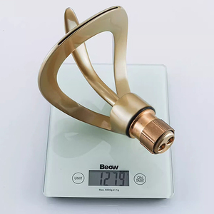 Grifo Mezclador de Lavabo Monomando de Lujo, Artístico, de Latón Pulido, Moderno, con Diseño de Cinta Único, Estilo Cascada, para Baño, con Diseño Moderno de Cerámica - Product Image 3