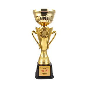 Trophées en métal <span class=keywords><strong>2023</strong></span> sur mesure en gros découvert Trophée de la <span class=keywords><strong>Ligue</strong></span> des <span class=keywords><strong>champions</strong></span> du sport plaqué or - Product Image 1