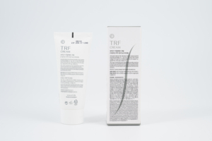 Crème TRF V21 avancée pour les procédures post-laser et cutanées : Formule multi-actions pour apaiser, hydrater, soigner les cicatrices et accélérer la régénération cutanée - Product Image 4