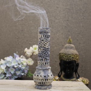 Quemador de incienso alto calado de esteatita en gris, bellamente tallado con motivos de elefante. Disponible a precios mayoristas - Product Image 1