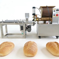 Machine efficace pour la formation de pains plats à partir de pâte à pain, machine à façonner la pâte à pain, machine à façonner la pâte molle