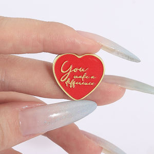 Usted hace una diferencia Pin esmaltado Diseño de corazón rojo Cita positiva Broche Insignia de solapa Regalo de joyería alentador para amigos - Product Image 4