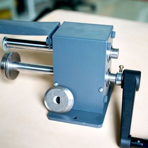 Máquina de Corte y Recorte para Diversos Materiales: Cuero, EVA, Goma, Poliuretano, Entresuela, Fabricación <span class=keywords><strong>Artesanal</strong></span> de Suelas de Zapatos de Cuero - Product Image 2