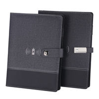 Carpeta de anillas recargable A5 de cuero PU con logotipo personalizado, batería externa de 8000 mAh con carga inalámbrica y cable 3 en 1, cuaderno con batería externa.