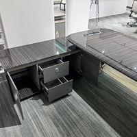 Bureau de direction moderne de luxe en forme de L, table de direction en bois massif de qualité E0 avec prise intelligente et grand espace de rangement