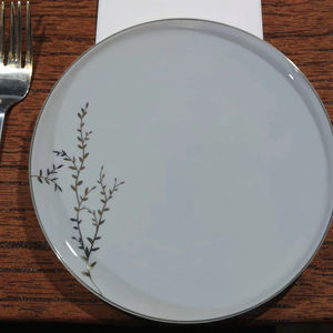 Assiette moderne simple en <span class=keywords><strong>porcelaine</strong></span> <span class=keywords><strong>de</strong></span> Chine dorée Design classique écologique pour la maison <span class=keywords><strong>et</strong></span> l'hôtel <span class=keywords><strong>Service</strong></span> <span class=keywords><strong>de</strong></span> <span class=keywords><strong>table</strong></span> <span class=keywords><strong>de</strong></span> Noël - Product Image 3